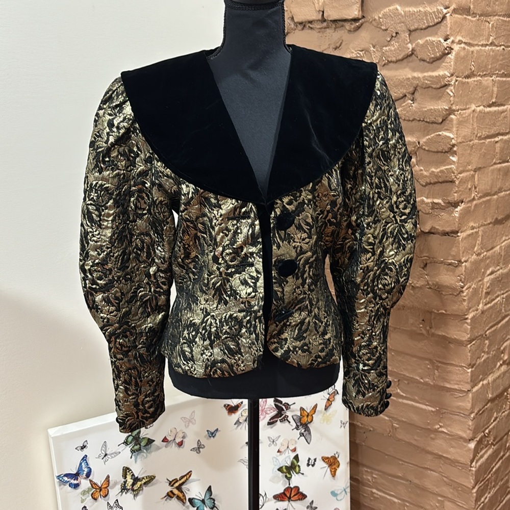 Joanie Char Black and Gold blazer velvet collar size 8